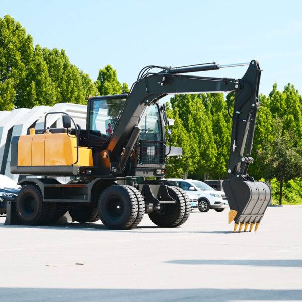 7.5 Ton Wheeled Digger
