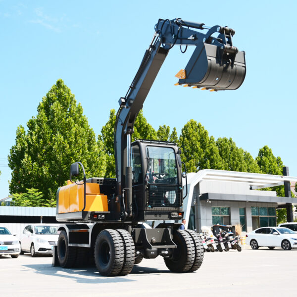7.5 Ton Wheeled Digger