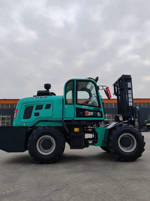 Rough terrain forklift Rough terrain forklift 3.5T